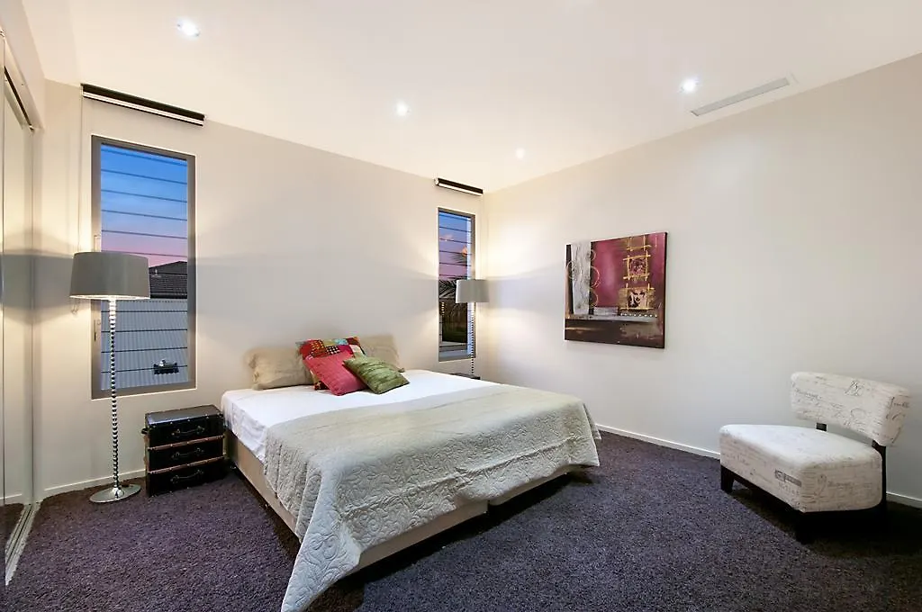 Vue De Monde Villa Broadbeach Waters Holiday home