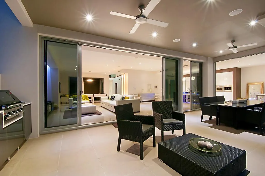 Vue De Monde Villa Broadbeach Waters Australia